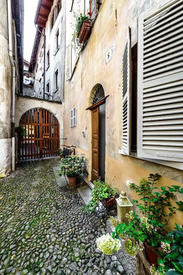 Al Vicolo Del Gallo Varallo Exterior photo