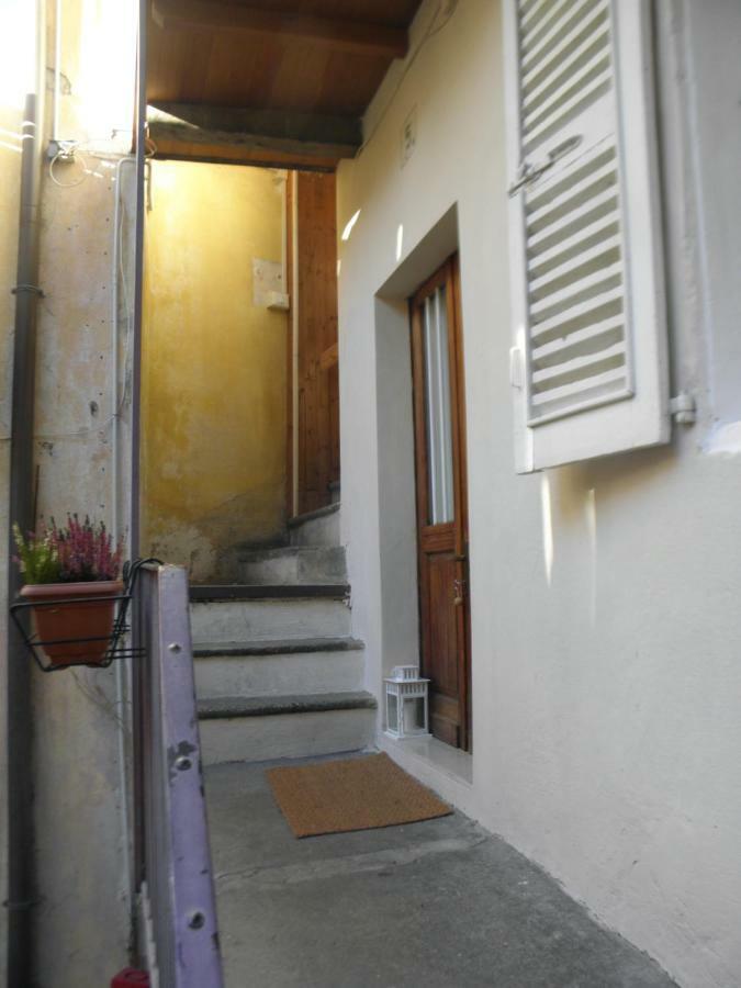 Al Vicolo Del Gallo Varallo Exterior photo